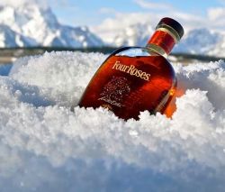 caribbeanxmas:  The Perfect Christmas Gift  (One condition: it has to be COLD) Go: Four Roses Bourbon Go: Four Roses Online Store