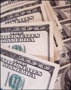 One Hundred Dollars | Follow Me 4 More: http://paz-en-el-inframundo.tumblr.com/
