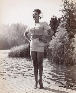 retrogasm:  Bathing beauties…Dorothy Lamour