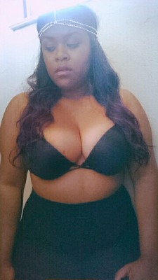 chubby-bunnies:  Hi :) I’m Lynette..5’3”, 12/14US.   First submission. I am so, so inspired by the beautiful woman with beautiful souls who come across my dash daily. I am becoming more and more confident everyday.