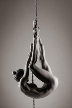nudeexercise:  dancersover40:  by Mary Gulidova  Rope Dancing