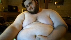 mikebigbear:  gordo4gordo4superchub:  0nigum0:  Some morning pudge for ya  Thanks   Would love some of that morning pudge