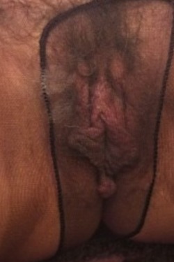 Nylon-Moms:  Love This Dirty, Hairy, Sweaty Looking Cunt, Just Needs Licking And