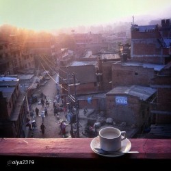 #Nepal, #Bhaktapur #travel #Непал, #Бхактапур By @olya2319 &ldquo;Непал. Бахтапур. Рассвет и масала чай. Иногда стоит вставать в 5 утра, чтобы насладиться такой атмосферой