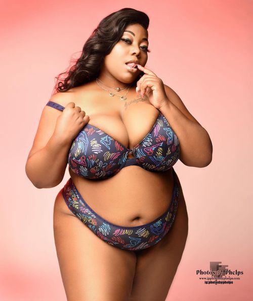 My premier shoot with @beautifull__bee  started with her wearing @savagexfenty  lingerie  and having her hair done by @gigi_hairstudio  her playful relaxed nature made this shoot smooth and very productive. Keep your eye out for more posts over the next