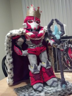 ask-dr-knockout:  The Plushy King: Knock Out!I… think when he heard me call him a Pillow King… It…went to his head. While KnockOut was being sewn together an idea came to me. So I went shop’n got my materials and set to work after I got the little