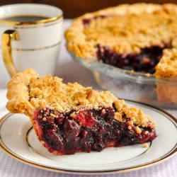 foodffs:  Bumbleberry Crumble PieReally nice recipes. Every hour.Show me what you cooked!