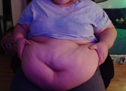 cute-fattie:am i fat enough yet? 