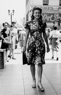fuckindiva:  1940s street style in New York