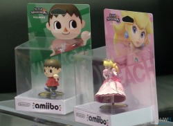 kyogre-alpha:  Amiibo prototype packages at the nintendo E3 floor. These look awesome!
