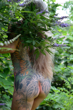 The light was so muted and the vitex tree was so pretty that I thought I would do my ‘nature girl’ routine. I’m ready for summer and naked at Hippie Hollow!