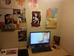 Finally established myself here. &lt;3 Feels like home so much. Love the new, big monitor, drawing is gonna be a blast with so much space. (had a small 17&quot; 5:4 one back home.) Now I actually can livestream and draw at the same time comfortably! I