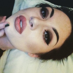 Kennakittymeow:  Brow Game Strong And A Cat Eye That Could Steal Yo Man.