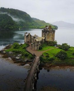 nordicsublime: Eilean Donan castle - via instagram this is Scotland