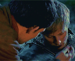 gifs-and-stuff:   Merlin 5x13 commentary