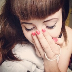 yaddy123:  Cut my fringe again 💇🎀 #me #fringe #nails  Even though you can&rsquo;t see your nose or lips in this picture you still manage to look cute :)