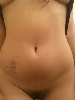 babyrubear:  Topless Tuesday I like these pics ^.^