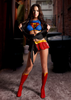 nicepubes2:  Megan Fox, Supergirl! Can u