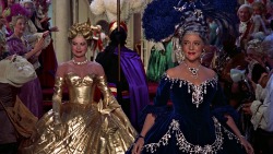 dosesofgrace:   My nerves could stand a drink. Grace Kelly and Jessie Royce Landis in To Catch A Thief (1955)  Always crazy about this dress.