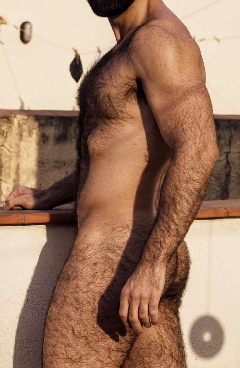 scsitek:  Woof Woof yummy    Sexy hairy *everything*