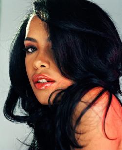 stopwhitepeopleforever:   Today, Aaliyah Haughton would have celebrated her 35th birthday. Photographer Eric Johnson released some of his favorite never before seen photos of Aaliyah today from his session with her back in July of 2001. Rest In Peace