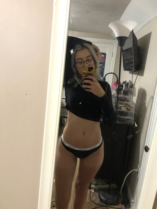 bastard-youth:  I’ve lost like 18lbs and you can’t even tell smh  That body tho, and booty 