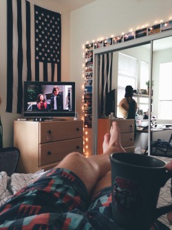 sassafranski:  I’ve gotten in the habit of waking up early so that I can drink coffee in bed while watching Netflix