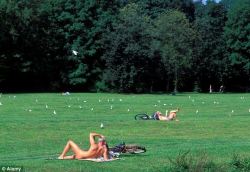 nudiarist:  Munich gives nudist sunbathing