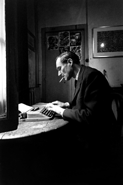 theniftyfifties:William Burroughs photographed by Loomis Dean, Paris, 1959