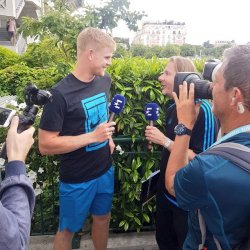 tennis babe alert: Kyle Edmund at Roland Garros