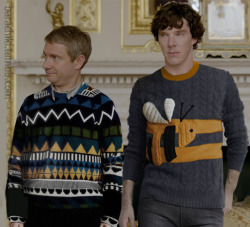Barachiki:  Sherlock And John Looking Good In Sweaters At The Palace.  Very Cute