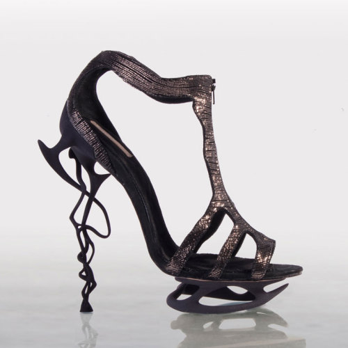 farrahfuckingflawless:  asylum-art:  Fantasy, Dystopia and Shoes by Anastasia Radevich A pair of shoes from Anastasia Radevich’s ‘Dreamfall’ collection in her studio. Courtesy of Anastasia Radevich. If there is any question whether fashion is an