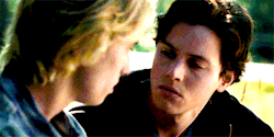harry-shum:Why did you bring the gun to Helen? I guess because they were gonna take you away.