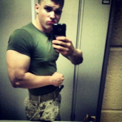 navymen:  militarymencollection:  Military Men via http://hot-military-men-for-u.tumblr.com  I want you..