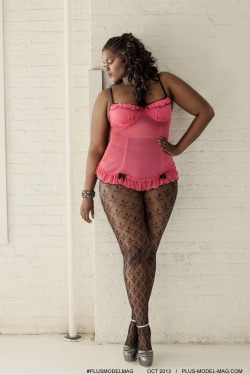 plusmodelmagazine:  Curves are beautiful… plus size models are beautiful. We need more diversity in our industry. More visibly plus size models like beautiful Monique with IPMModels.com 
