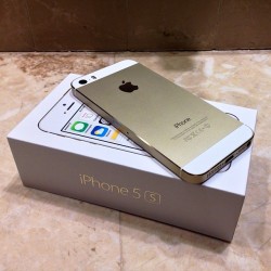 whiteniggas:  my new phone! waiting on my Versace case. #HappyGirl #AllByMyself #iPayForMyOwnShit