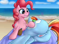10art1:“Sunscreen” by 10art1I just wanted to draw some summer-themed clop drawing. Pinkie loves that Dashie plot~X: