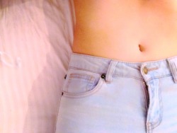 That weird belly-button sensation, explained! Previously someone asked…  “When cleaning my belly button with a q-tip, I get a weird sensation - but it’s not necessarily bad or good. What is it?”  And you all said…  “About the belly button