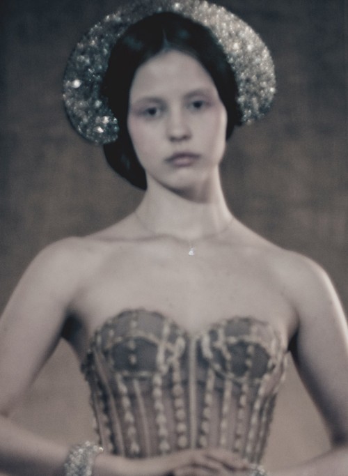 bebemoon:  mia goth for the 2o2o pirelli calendar entitled ‘looking for juliet’ . ph. paolo roversi.