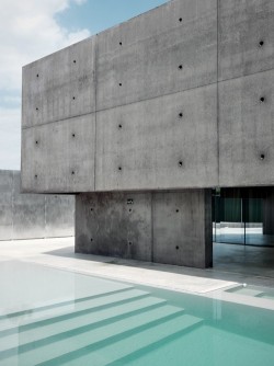 thekhooll:  Concrete Designed by Matteo Casari Architetti was built on a small lot within a an extension of residential area Urgnano.   Love the pool, particularly&hellip;
