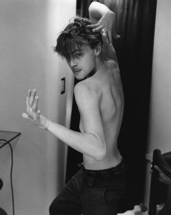 lehie:  supermodelgif:  Leonardo DiCaprio photographed by Bruce Weber  I love you Leo 