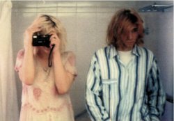 70rgasm:  Kurt Cobain and Courtney Love bathroom selfie, taken in their hotel during Nirvana’s 1992 Japanese tour