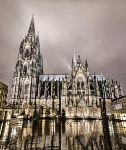 breathtakingdestinations:  Cologne Cathedral - Cologne - Germany (by Tobias Van Der Elst) 