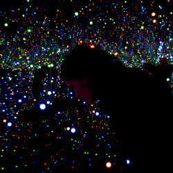 milk-roses:   Gleaming lights of the souls, via Flickr  Only two people at a time is allowed to enter the mirror-covered room with tiny color shifting and glowing balls hanging from the ceiling. When you enter, you understand why. Space is limited - while