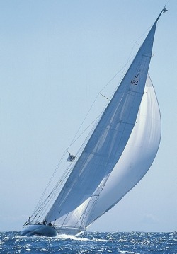 sasipator:  http://pinterest.com/  J Class Yacht Astra