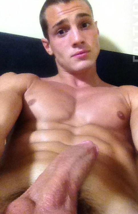 ksufraternitybrother:  A HUNG CUTIE : RE-REBLOGGED adult photos