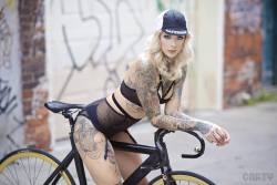 allfixedgear:  Miss Madison @missmadisonskye for #allfixedgear x @leaderbikeusa 📷@stevecarty #trackbikes #fixedgear @fixiegirls #cyclingcap available at @bikesonwheels  (at Hermann &amp; Audrey) 