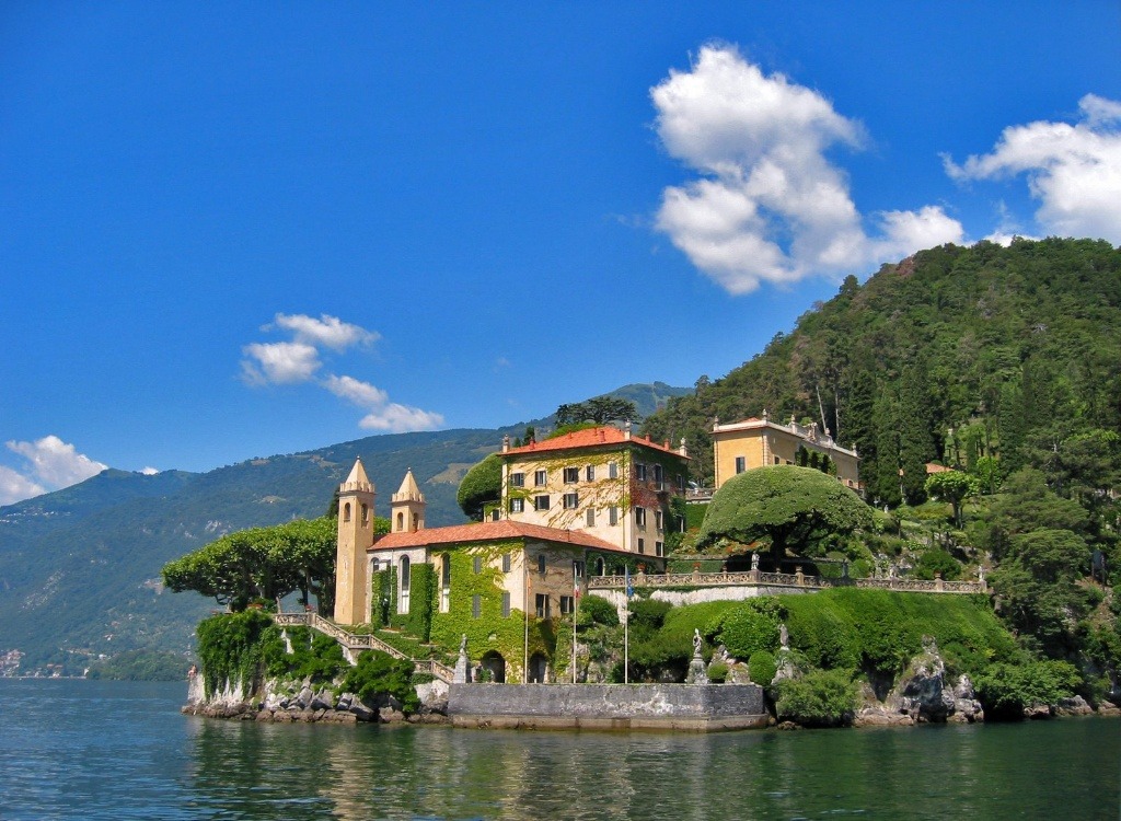 italian-landscapes:  Villa del Balbianello, lago di Como, Lombardia (Lake Como, Lombardy),