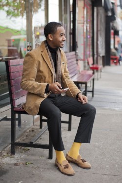 couverturedreams:  fashioncitizen:  oldschoolndc:  Fall is in the air….  This right chea !! Got that Sammy Davis flow going  🙌 