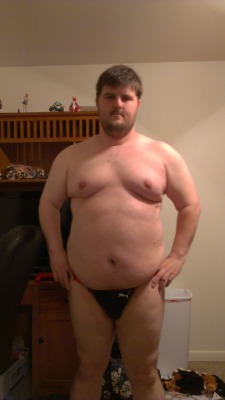 bearhumble:  therealcoty:  On the weekends I love wearing my jockstrap! I feel real sexy in it~  yes ! 
